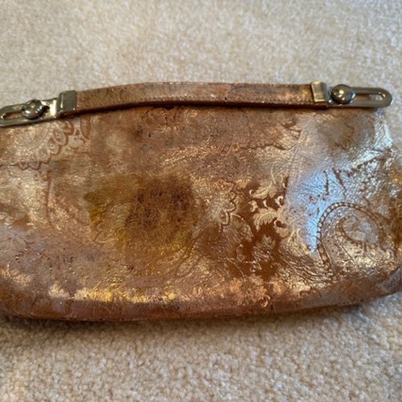 VINTAGE WOMEN'S DUE FRATELLI GENUINE LEATHER HANDBAG, SHINY BROWN & SILVER COLOR - Picture 6 of 11